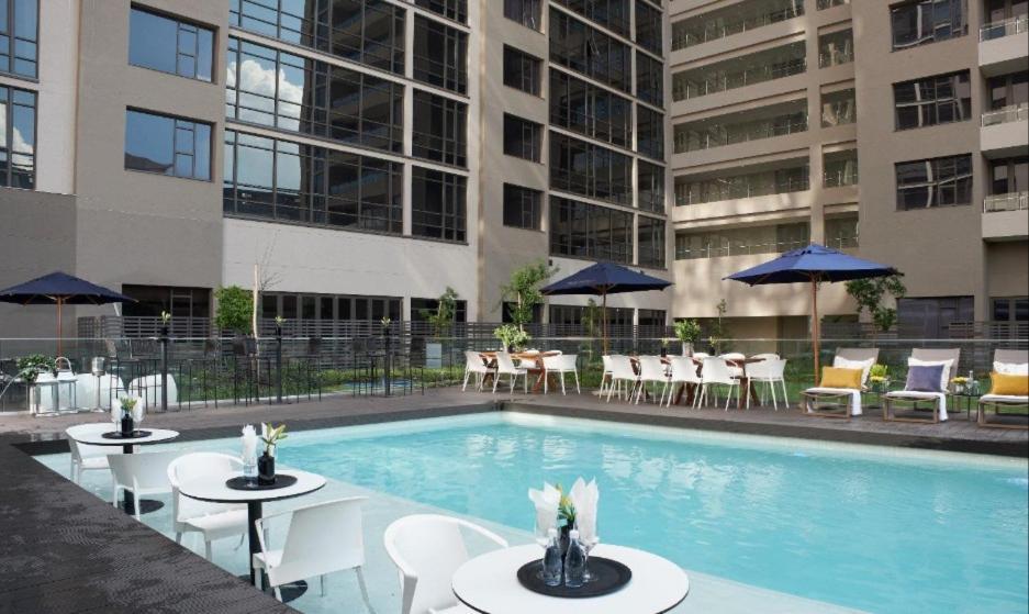 Masingita Towers Executive Suite Йоханесбург Екстериор снимка