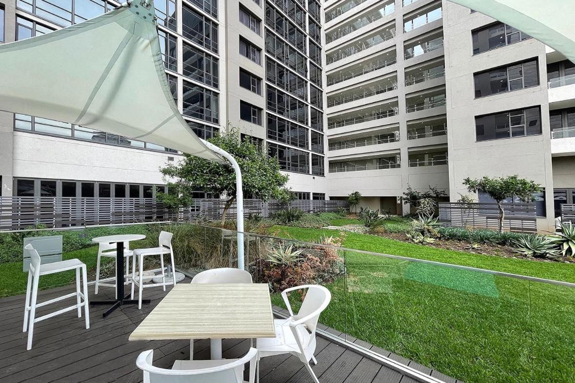 Masingita Towers Executive Suite Йоханесбург Екстериор снимка