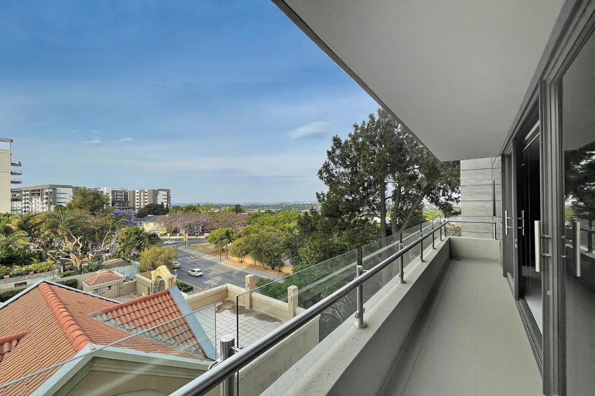 Masingita Towers Executive Suite Йоханесбург Екстериор снимка