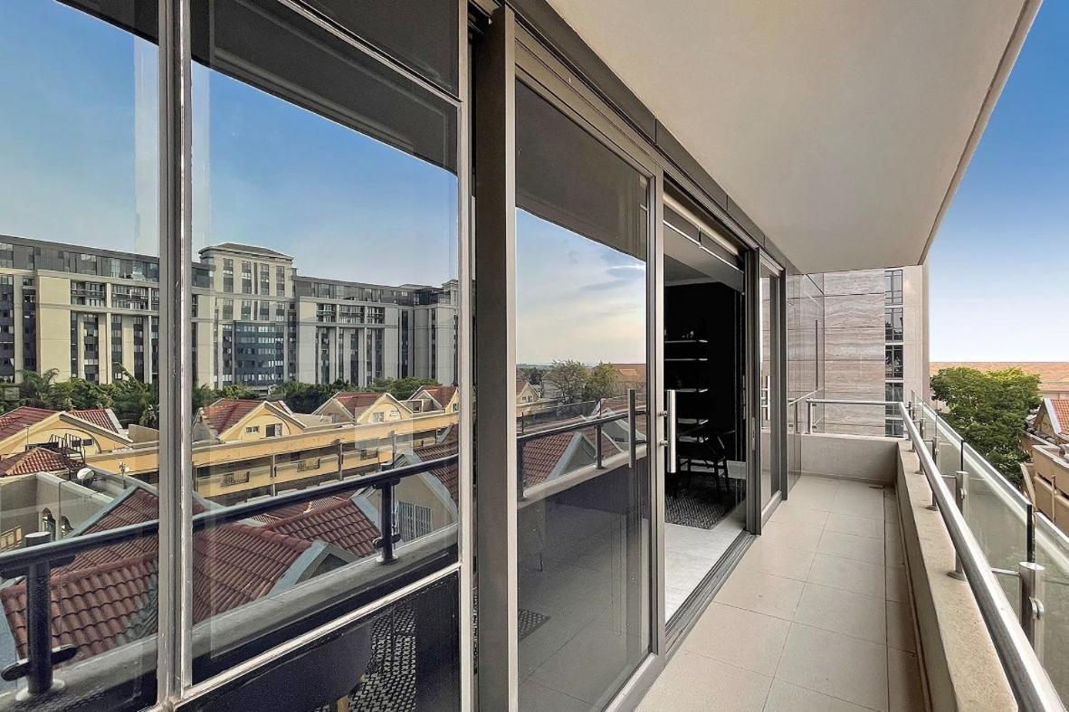 Masingita Towers Executive Suite Йоханесбург Екстериор снимка